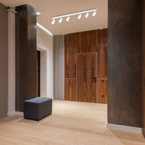 Długa lampa na listwie, sześć ruchomych reflektorów K-4557 z serii KAYLA