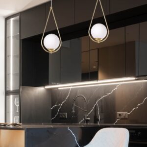 Pojedyncza, złota łezka wisząca z kloszem K-4775 z serii NEVE GOLD